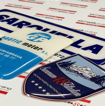 etiquetes adhesives resina