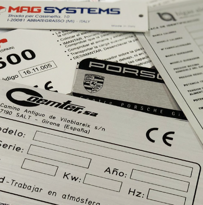 plaques caracteristiques identificatives